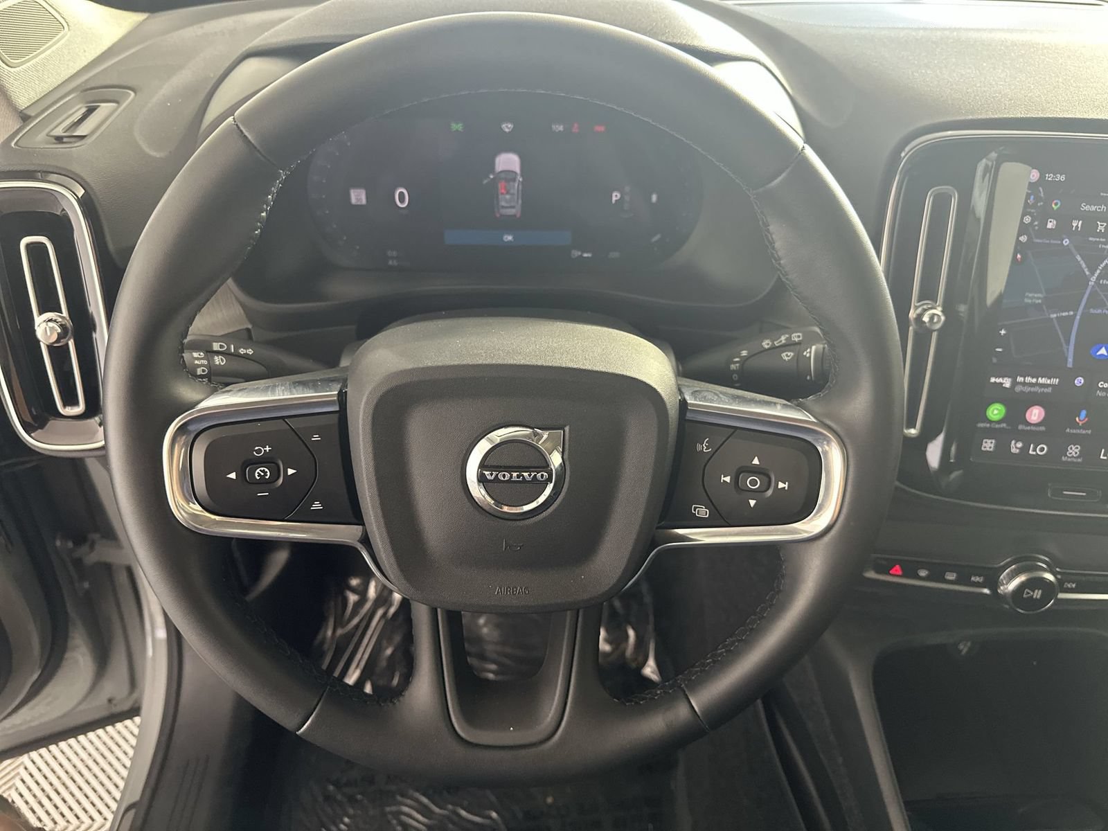 Used 2026 Volvo XC40 B5 Plus AWD/4WD image 14