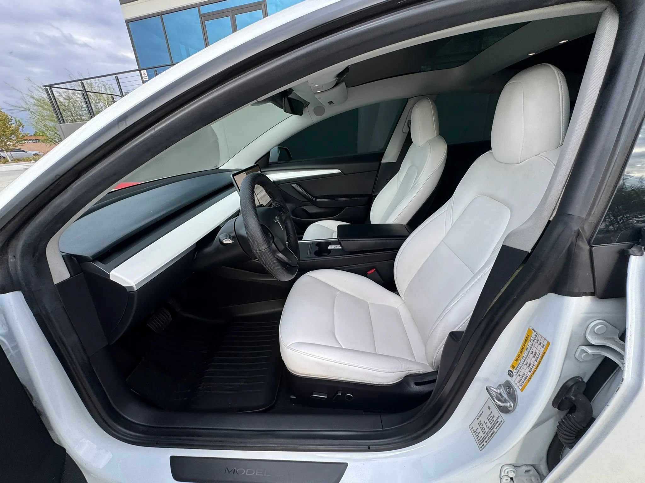 Used 2022 Tesla Model 3 Standard Range RWD image 11