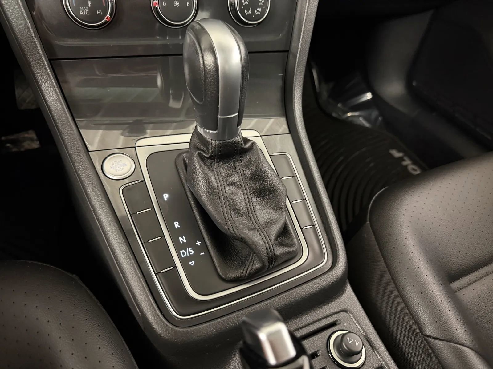 Used 2018 Volkswagen Golf SE FWD image 24