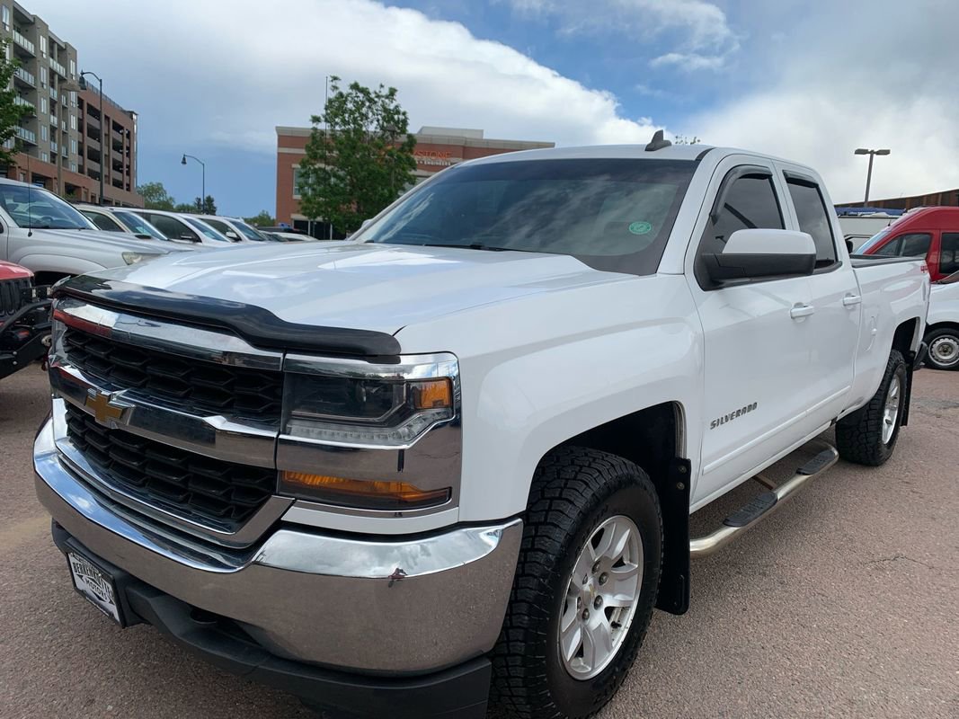 Used 2018 Chevrolet Silverado 1500 LT AWD/4WD image 3