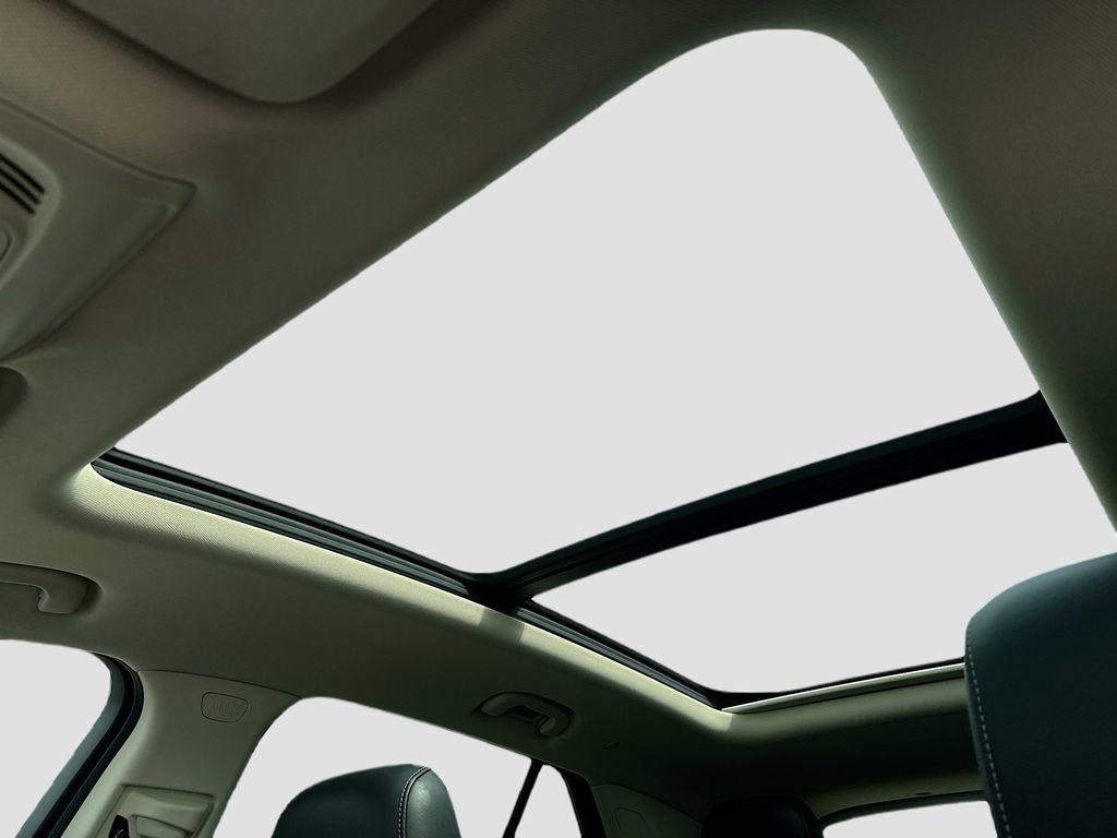Used 2023 Buick Envision Avenir FWD image 20