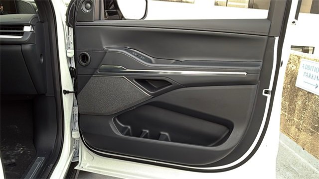 New 2026 Lincoln Navigator Reserve w/ Jet Appearance Package image 9