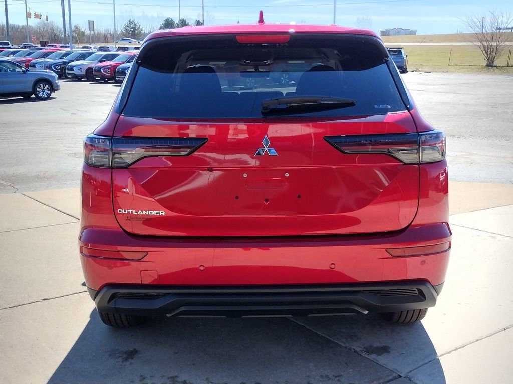 New 2026 Mitsubishi Outlander ES image 16