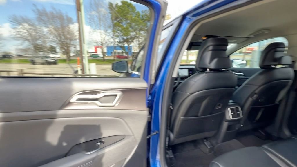 Used 2023 Kia Sportage EX image 37