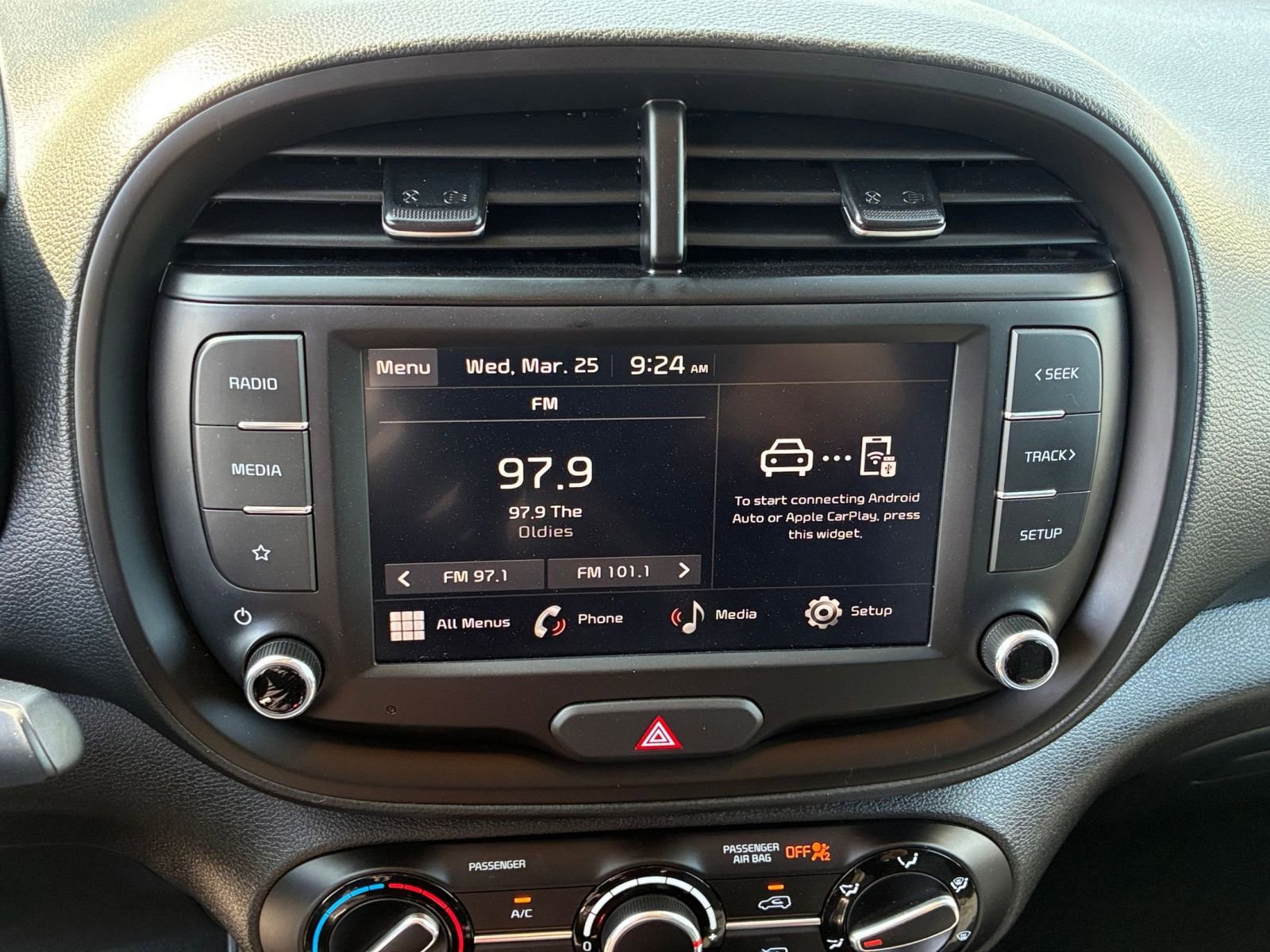 Used 2025 Kia Soul LX w/ LX Technology Package image 20
