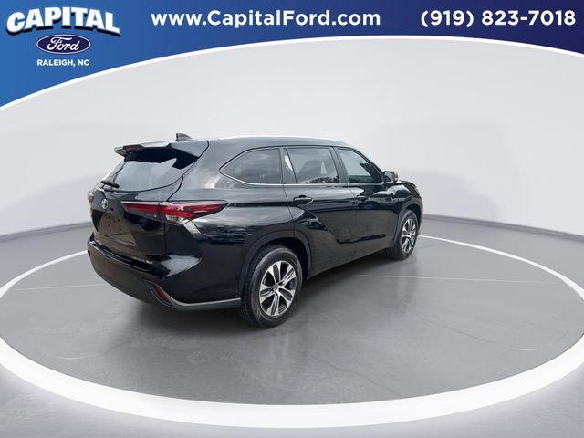 Used 2024 Toyota Highlander XLE image 8