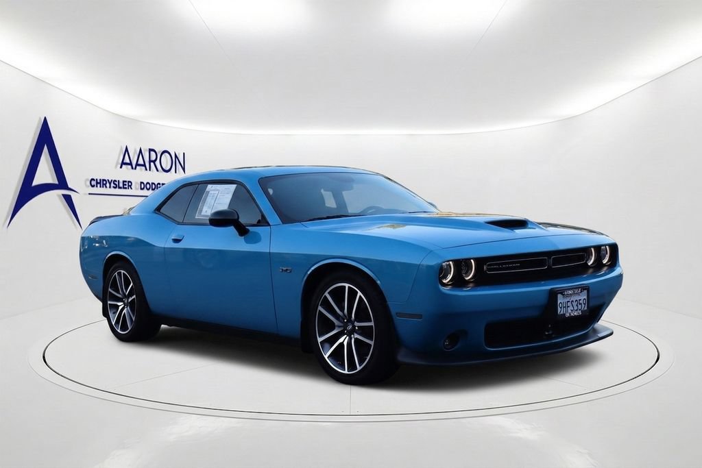 Used 2023 Dodge Challenger R/T w/ Plus Package RWD image 3