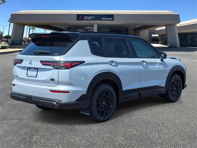 New 2025 Mitsubishi Outlander Trail Edition image 3