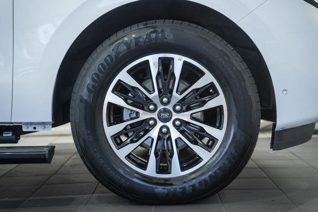 Used 2025 Ford Expedition Max Platinum AWD/4WD image 28