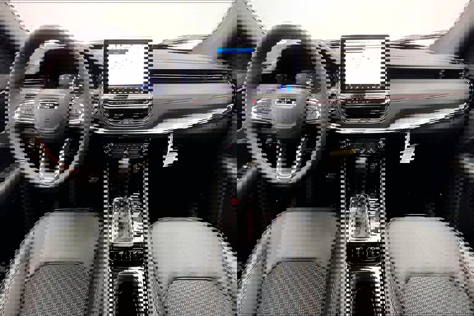 New 2026 Jeep Compass Trailhawk w/ Sun, Sound & Navigation Group image 5