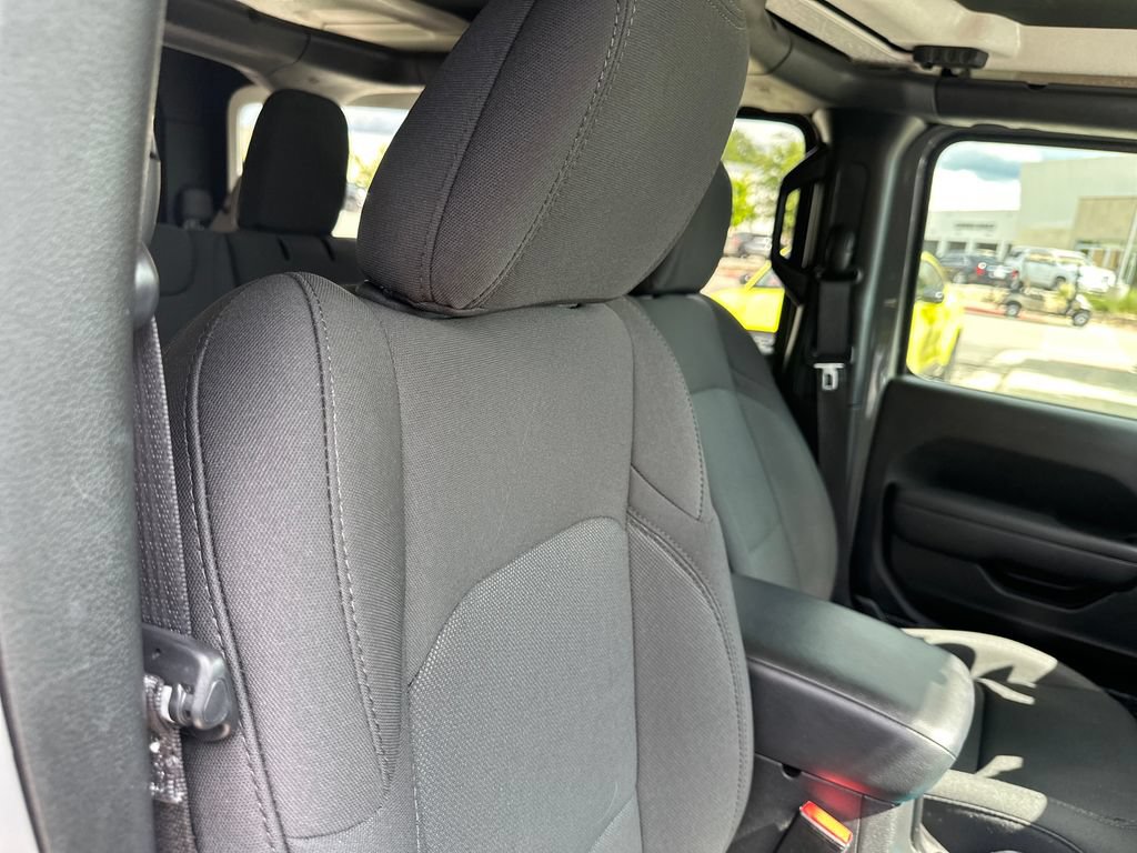 Used 2023 Jeep Wrangler Unlimited Sport AWD/4WD image 35