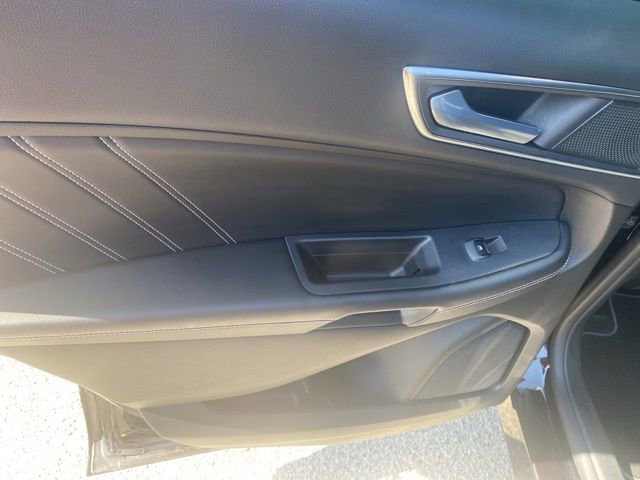 Used 2022 Ford Edge ST image 12