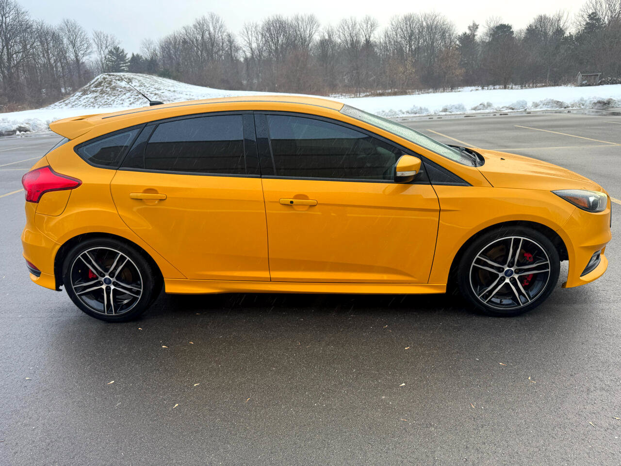 Used 2015 Ford Focus ST w/ Equipment Group 402A image 4