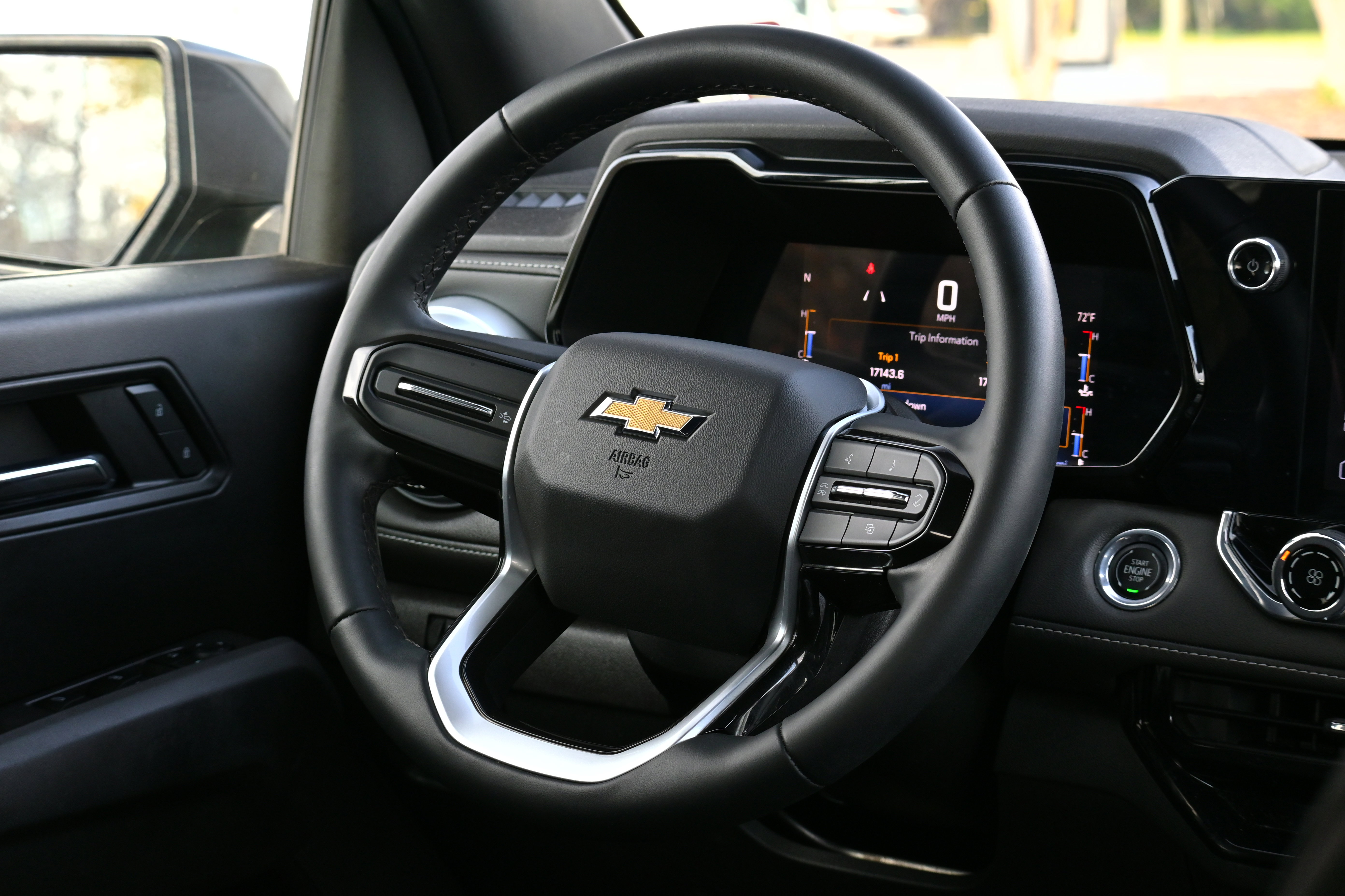 Used 2023 Chevrolet Colorado LT image 18