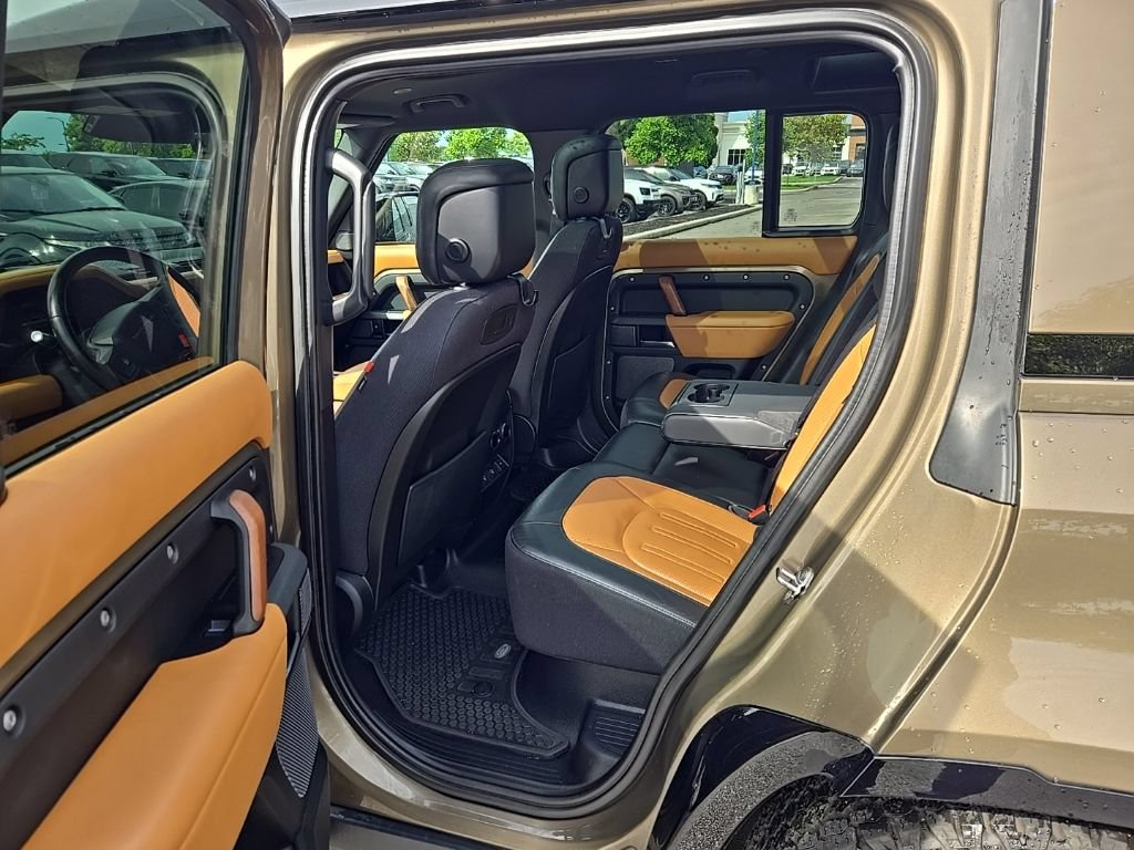 Used 2021 Land Rover Defender 110 X AWD/4WD image 17