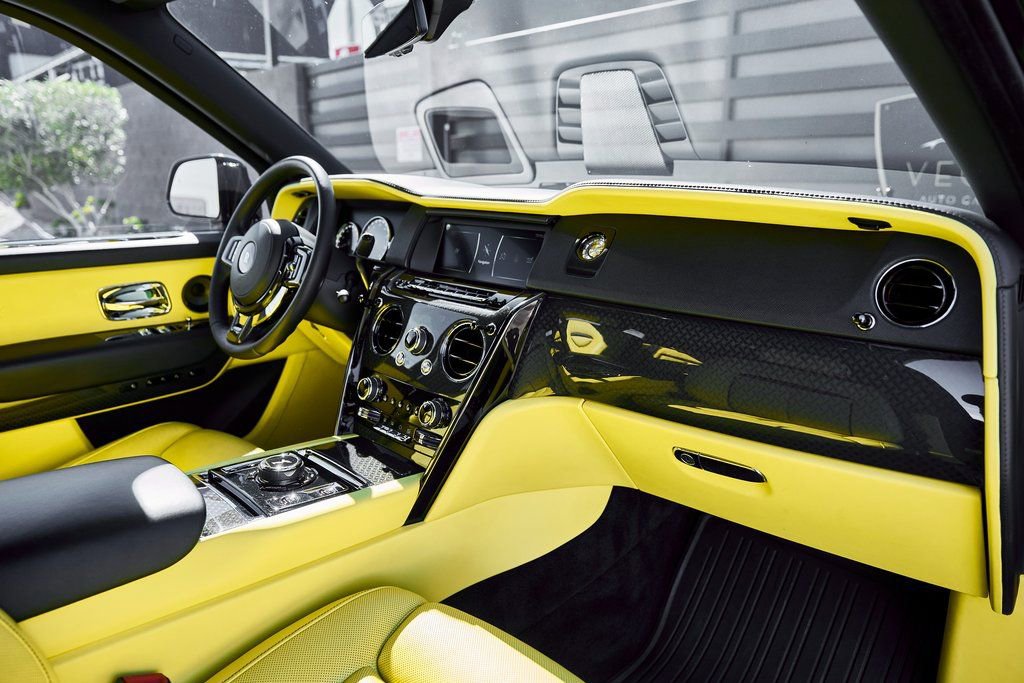 Used 2022 Rolls-Royce Cullinan Black Badge w/ Dark Exterior Package image 49