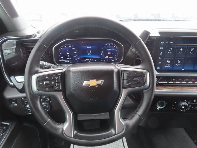 Used 2024 Chevrolet Silverado 1500 LT image 3