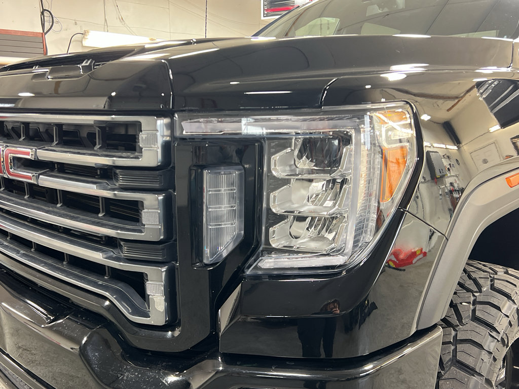 Used 2022 GMC Sierra 3500 AT4 AWD/4WD image 9