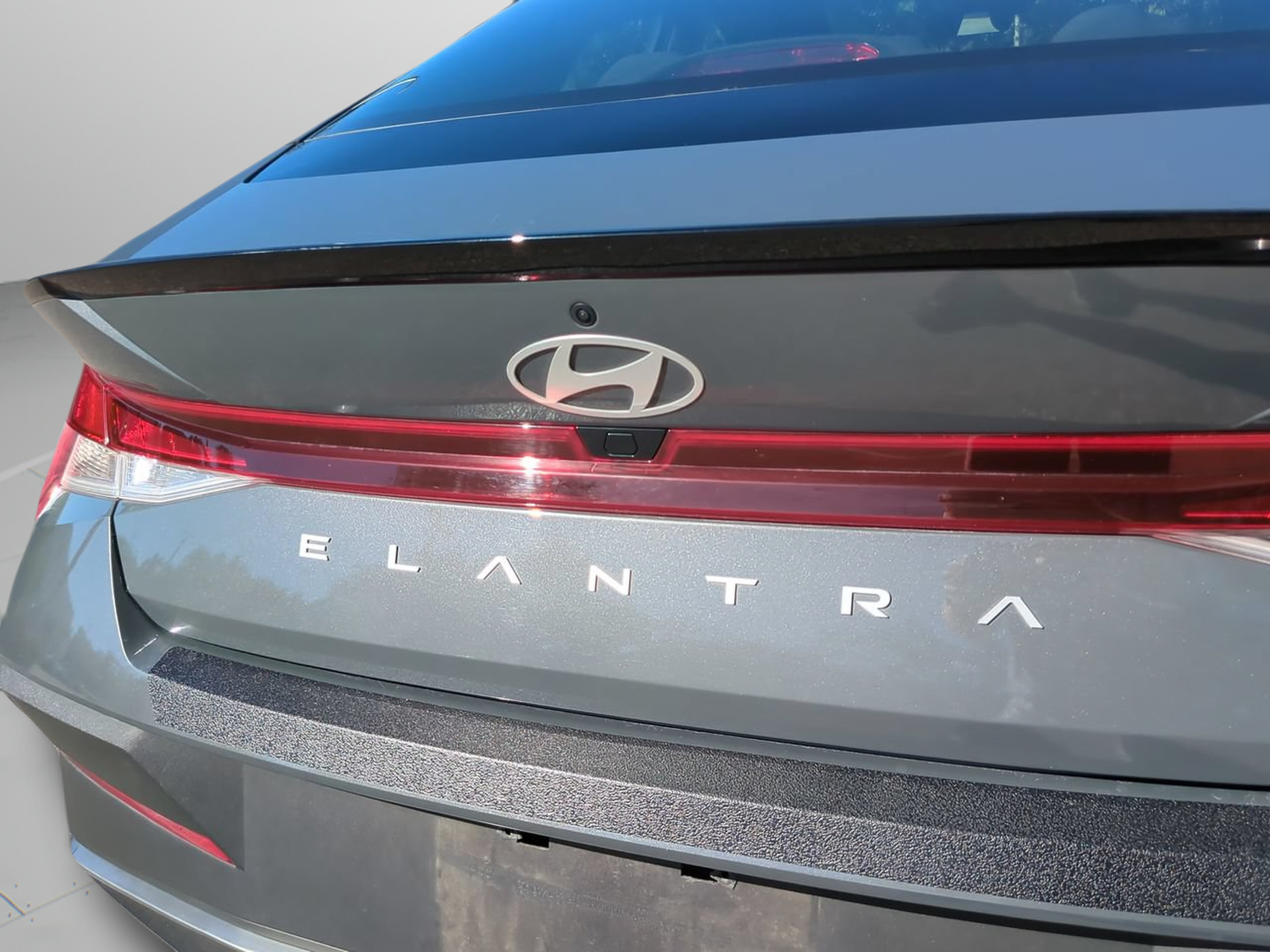 Used 2025 Hyundai Elantra Sport FWD image 22