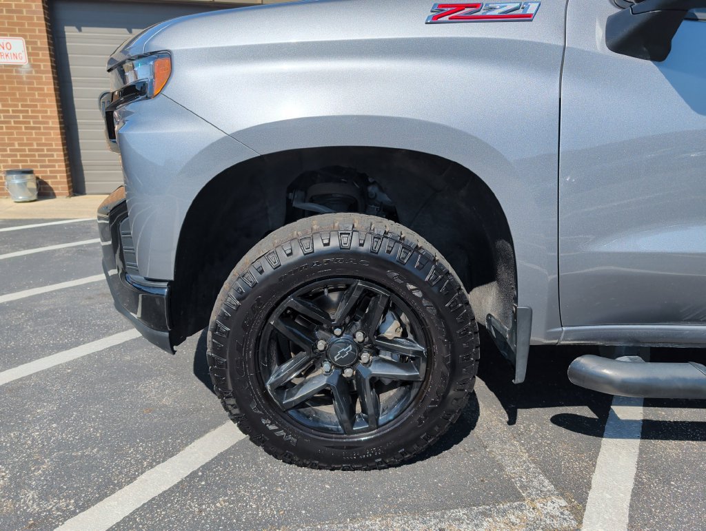 Used 2022 Chevrolet Silverado 1500 LT Trail Boss w/ LT Trail Boss Premium Package AWD/4WD image 32