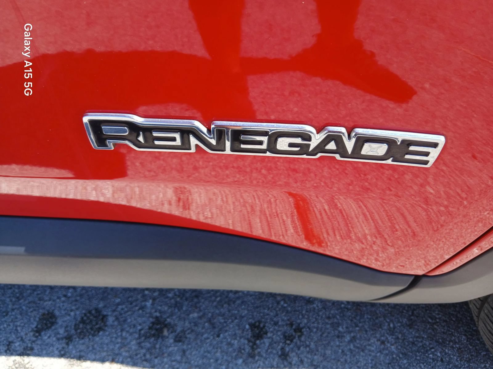 Used 2019 Jeep Renegade Latitude FWD image 16