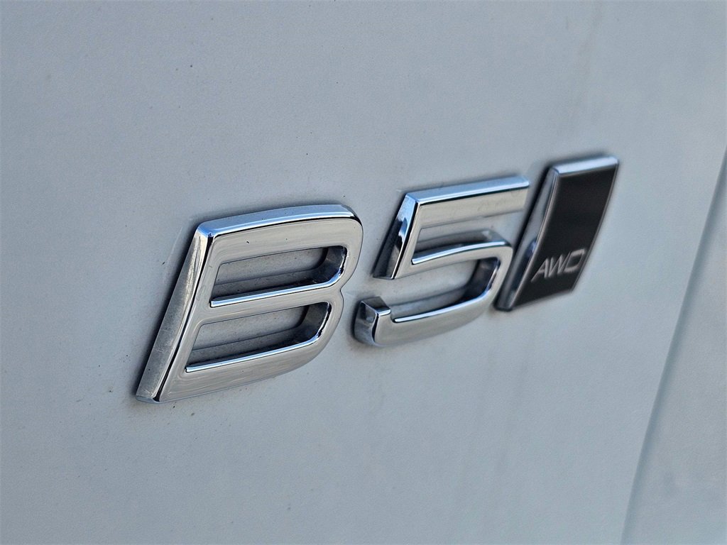 Used 2023 Volvo XC40 B5 Ultimate w/ Protection Package Premier image 10