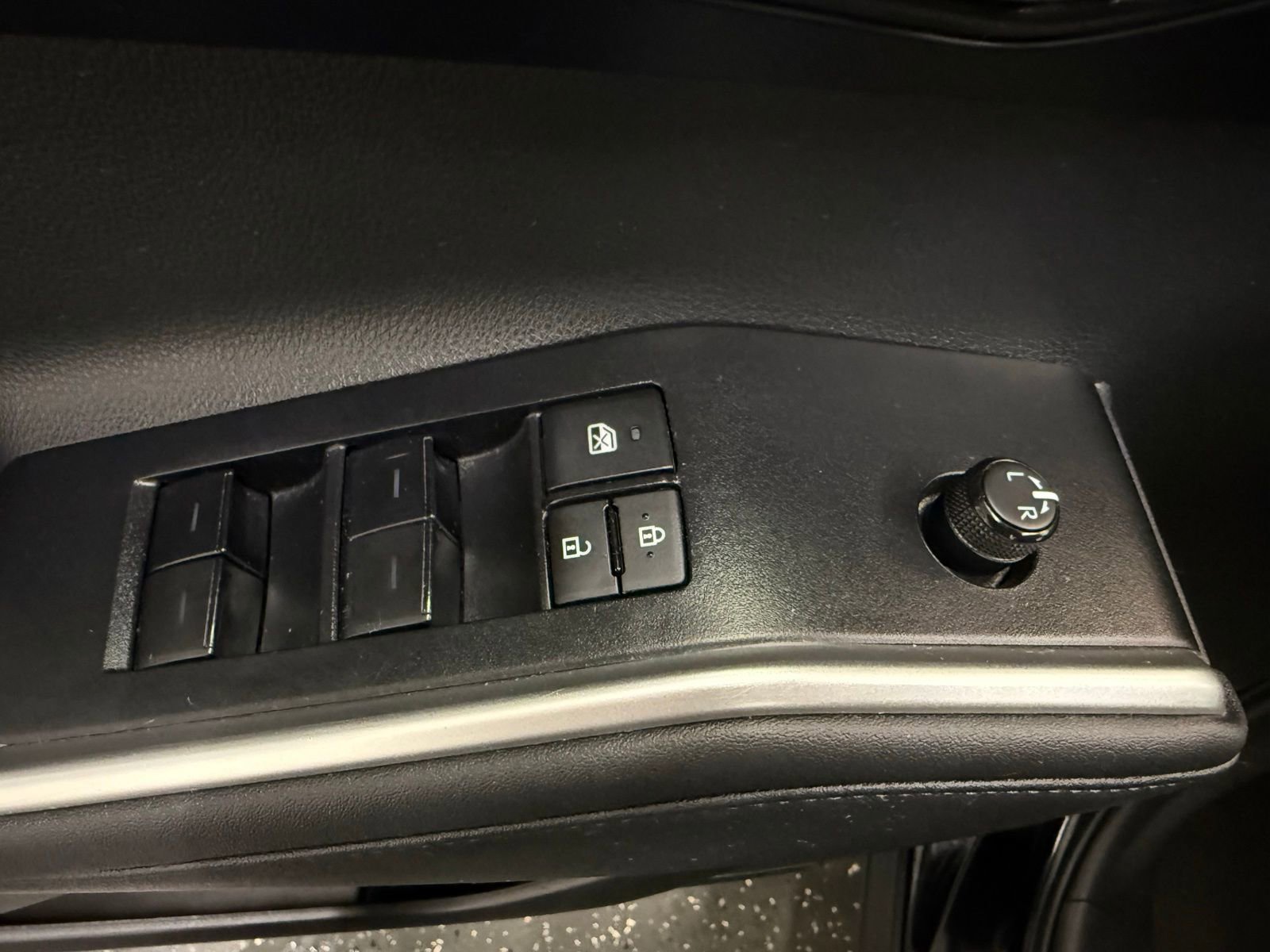 Used 2023 Toyota Highlander XLE image 10