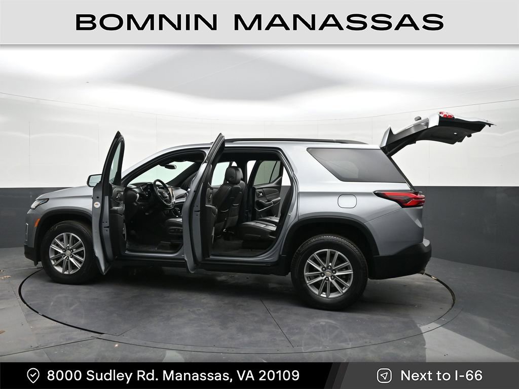 Used 2023 Chevrolet Traverse LT image 39