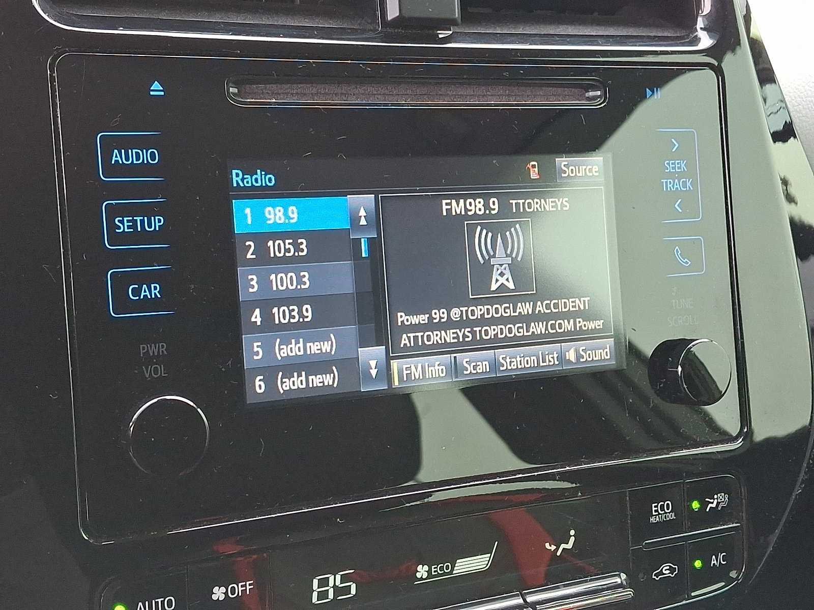 Used 2019 Toyota Prius LE image 17