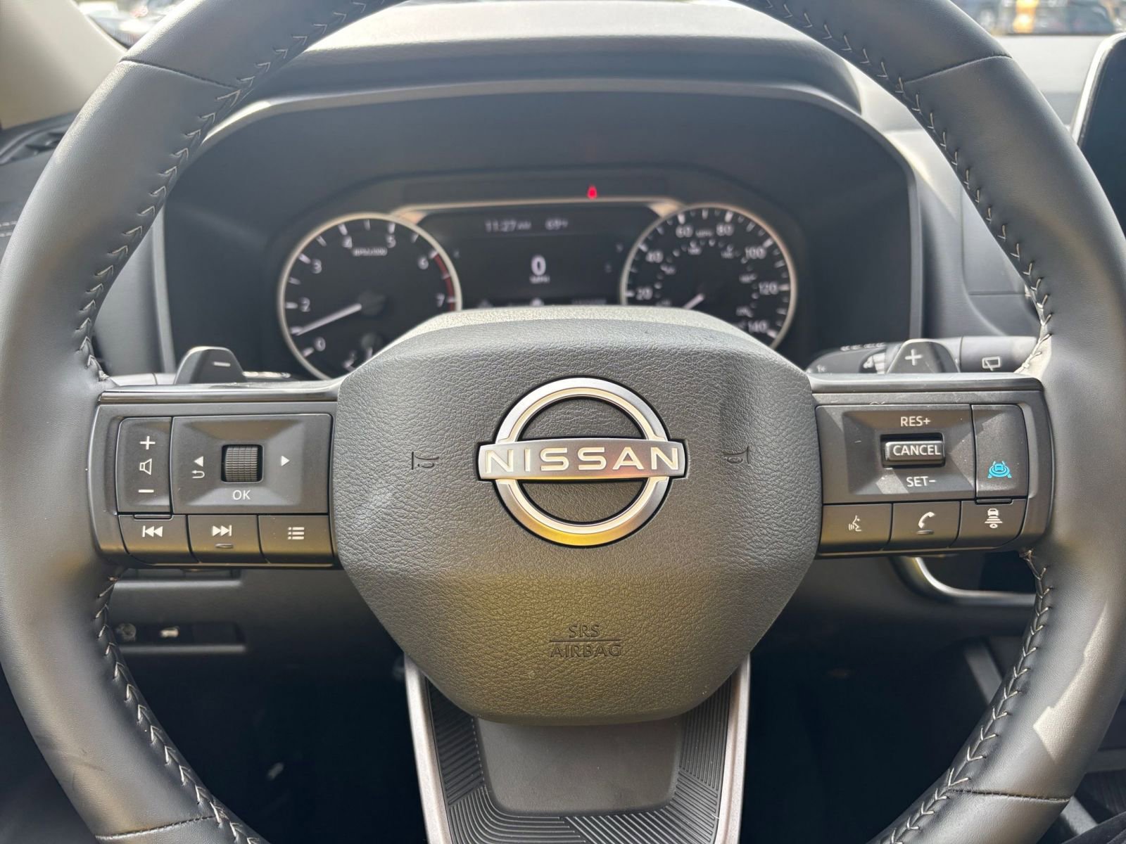 Used 2025 Nissan Rogue SV image 30