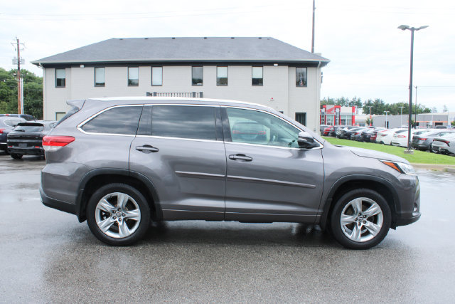 Used 2017 Toyota Highlander Limited AWD/4WD image 6