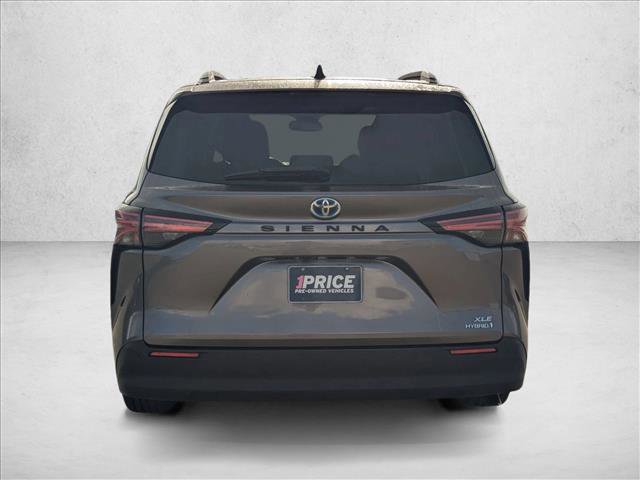 Used 2021 Toyota Sienna XLE w/ XLE Plus Package image 7