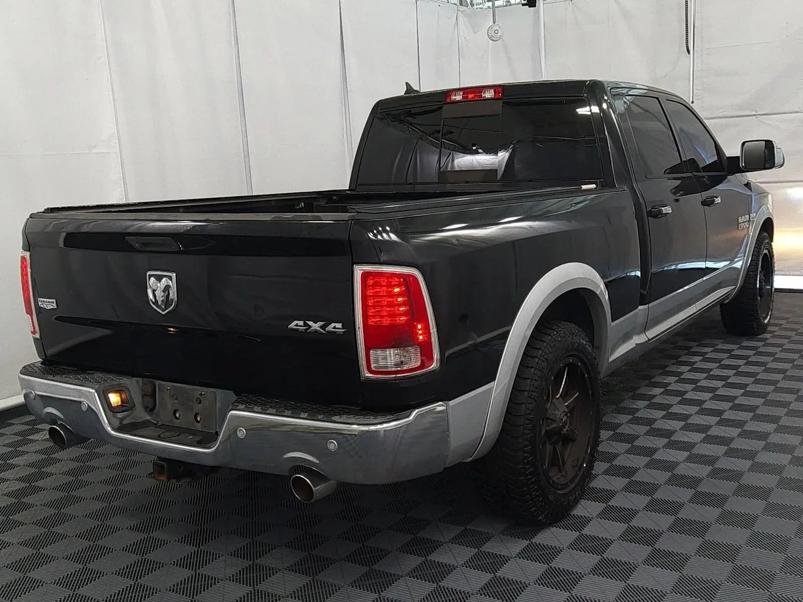 Used 2014 RAM 1500 Laramie w/ Convenience Group AWD/4WD image 3