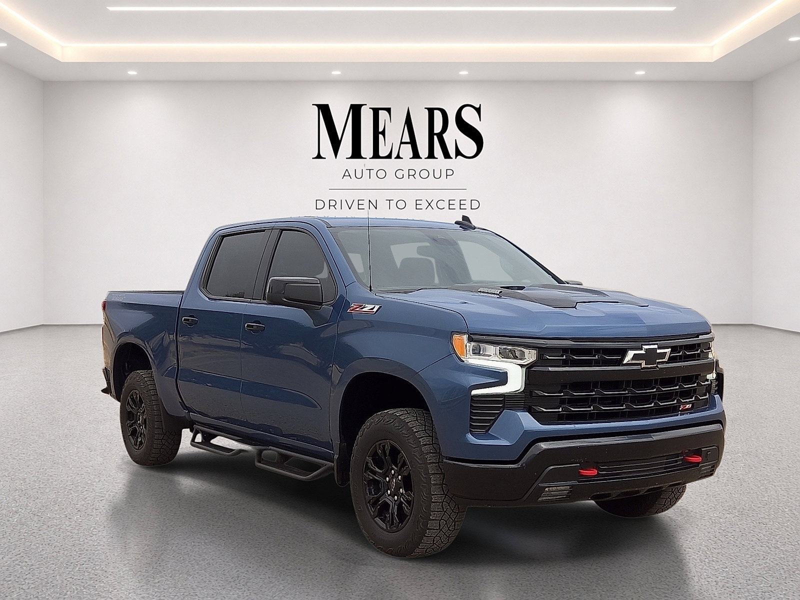 Used 2024 Chevrolet Silverado 1500 LT Trail Boss w/ Convenience Package II AWD/4WD image 7