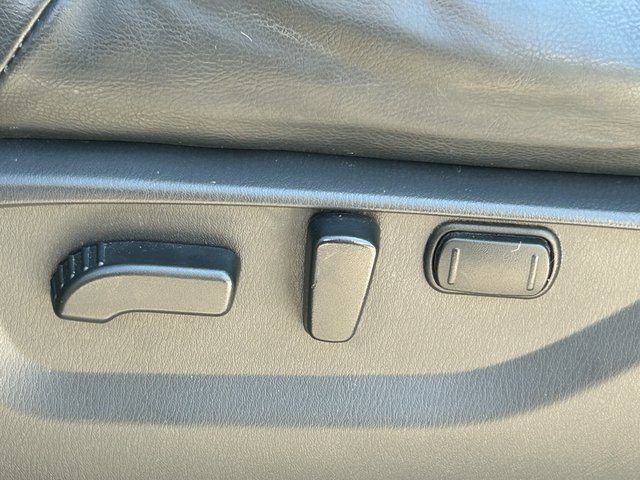 Used 2023 Nissan Armada SL w/ Captain's Chairs Package image 28