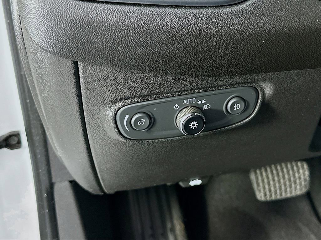 Used 2020 Chevrolet Equinox Premier image 10