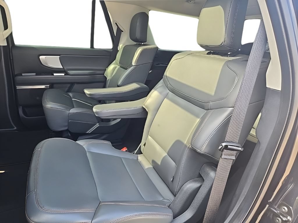 Used 2025 Ford Expedition Active AWD/4WD image 27