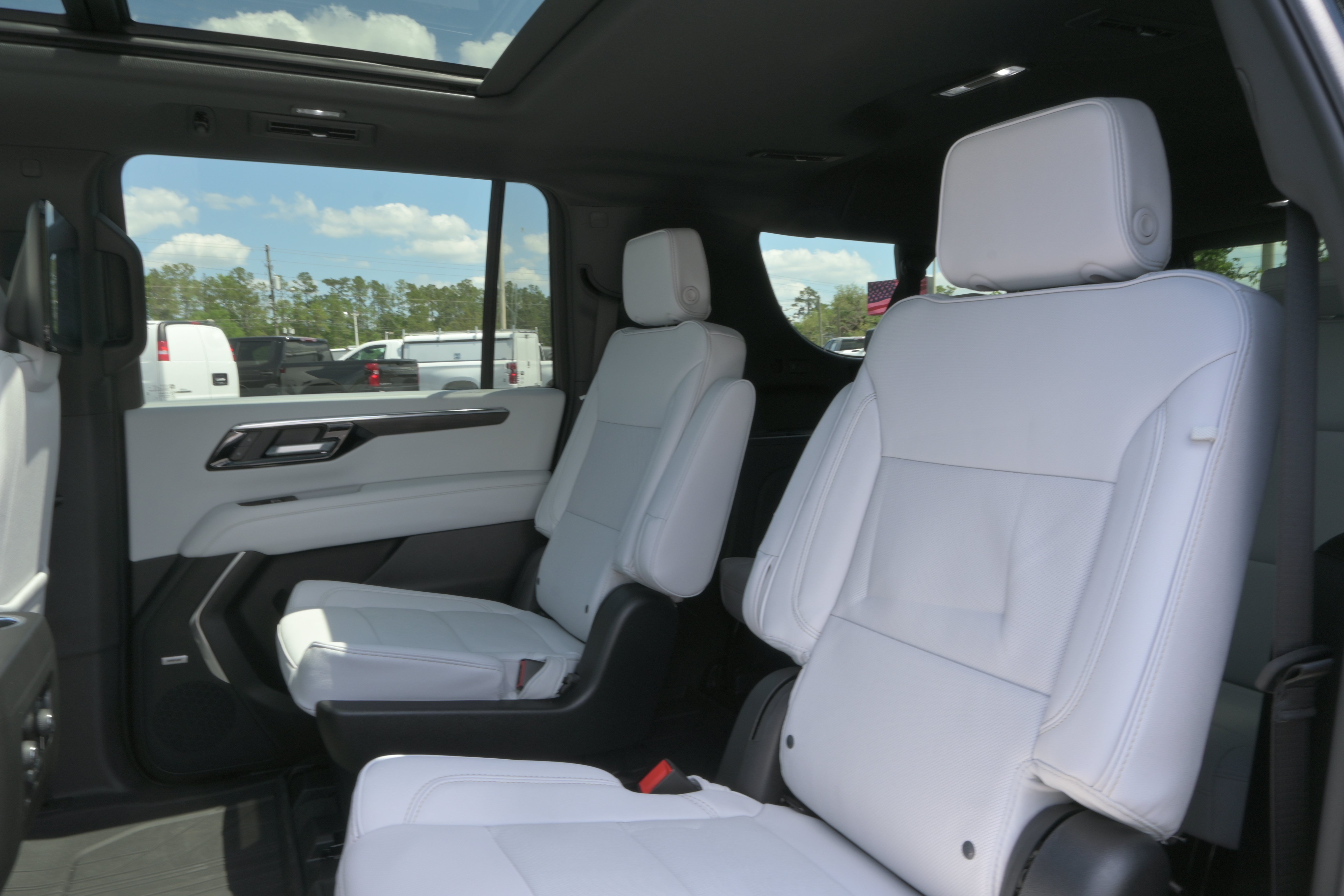 New 2026 Chevrolet Suburban Premier AWD/4WD image 13