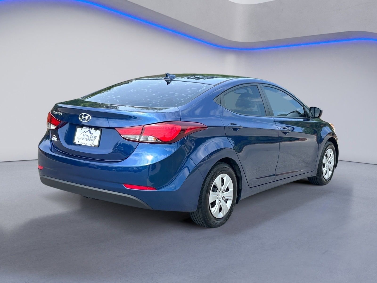 Used 2016 Hyundai Elantra SE FWD image 3