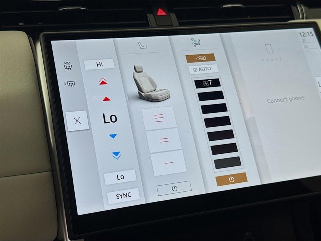 Used 2025 Land Rover Discovery Sport S image 17