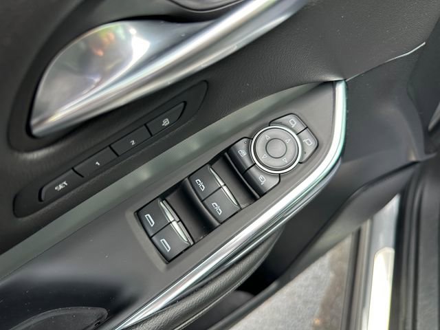 Used 2023 Cadillac XT4 Premium Luxury image 19