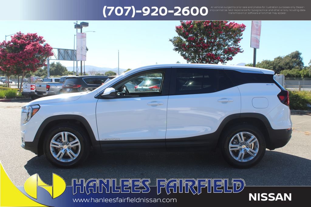 Used 2024 GMC Terrain SLE FWD image 2