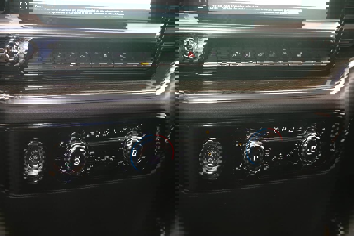 Used 2024 GMC Sierra 1500 Elevation image 29