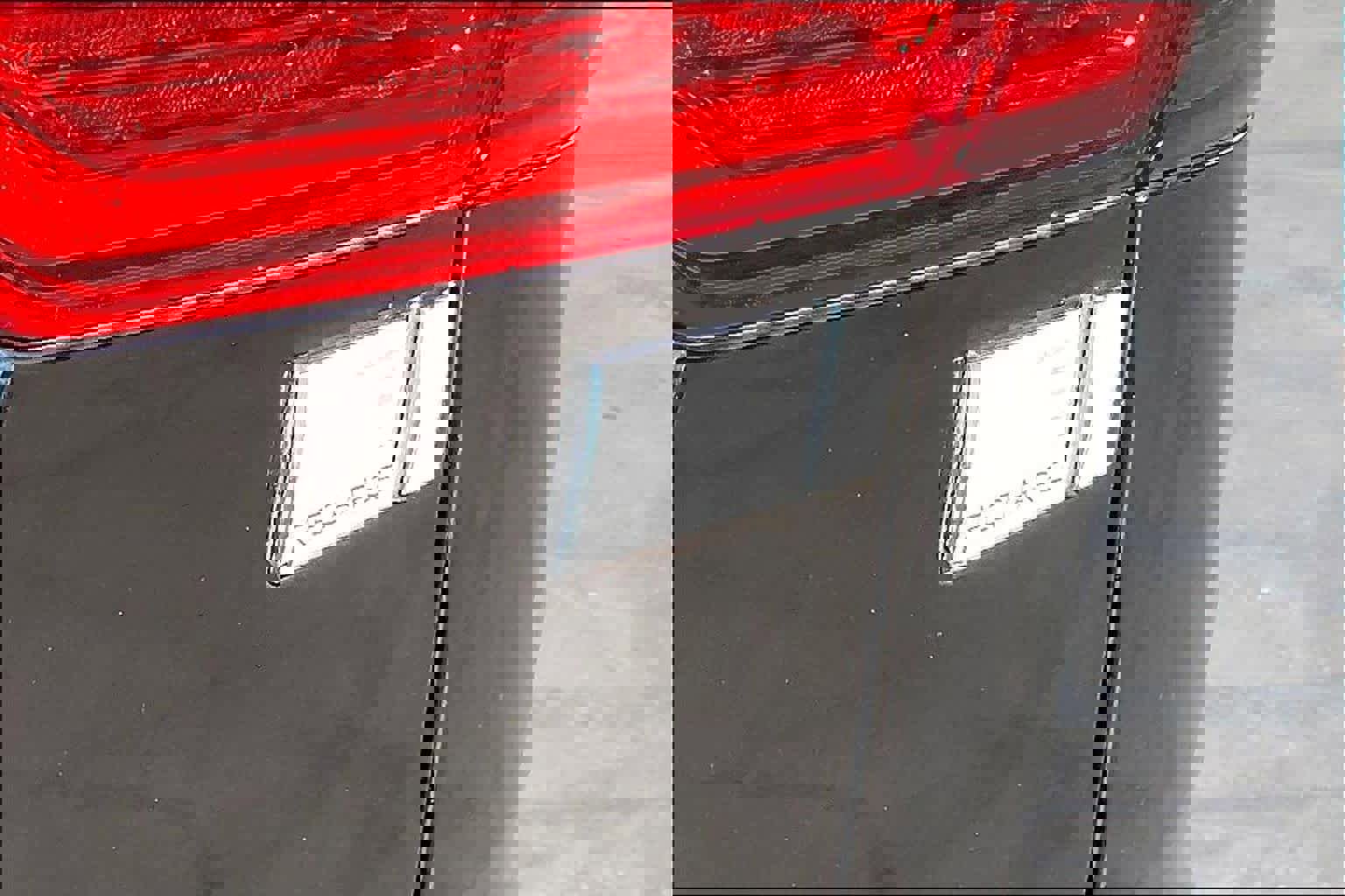 Used 2023 Volvo XC60 T8 Ultimate w/ Climate Package image 11