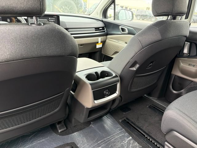 New 2026 Kia Carnival LX FWD image 11