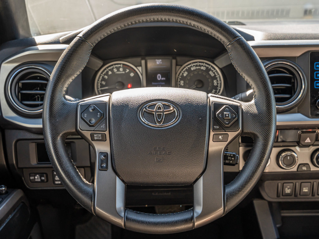 Used 2016 Toyota Tacoma Limited w/ Towing Package AWD/4WD image 40