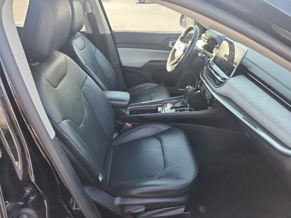 Used 2022 Jeep Compass Latitude w/ Sun and Sound Group image 7