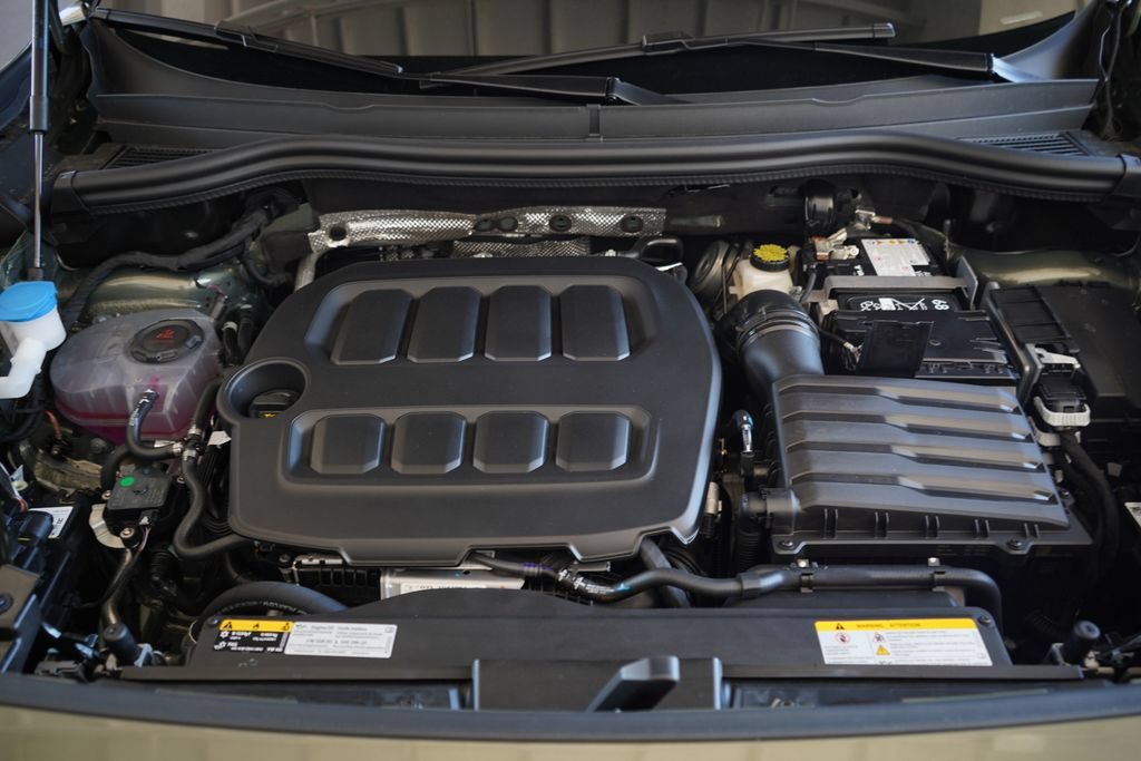 New 2026 Volkswagen Tiguan SE R-Line FWD image 12