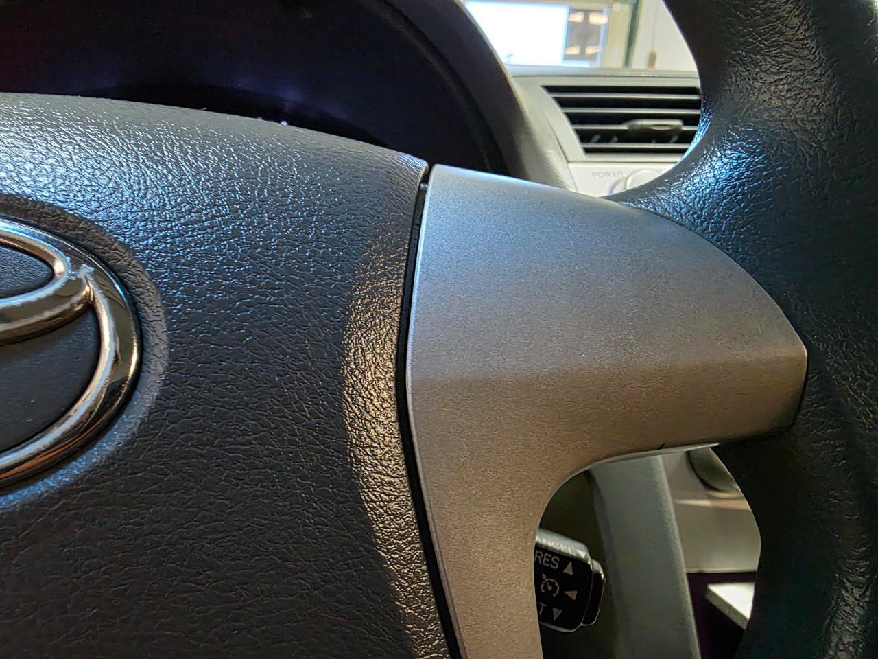 Used 2011 Toyota Camry LE FWD image 29