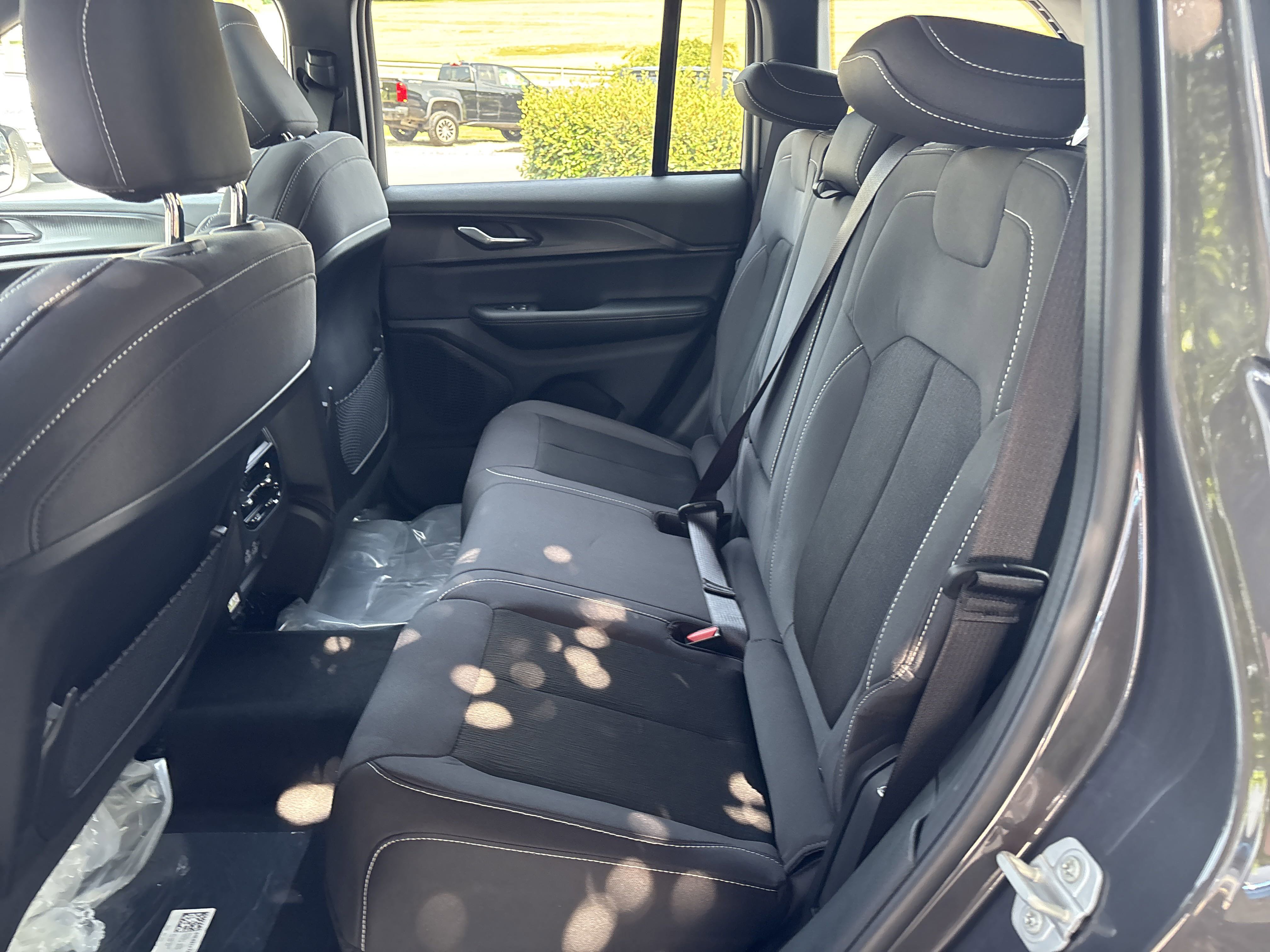 New 2025 Jeep Grand Cherokee Laredo X w/ Luxury Tech Group I image 13